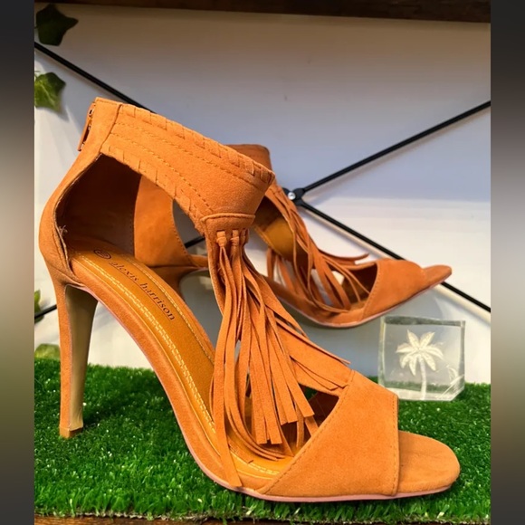 Fringe Suede Heels with back zipper - Picture 5 of 7